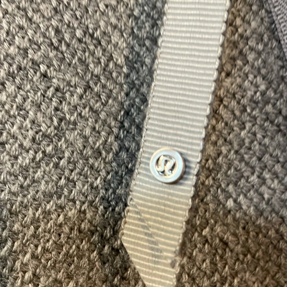 Lululemon - Picture 4 of 8